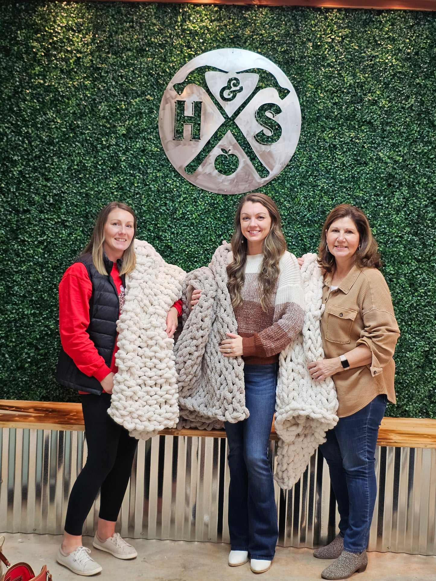 1/12 Private Party Funday Chunky Yarn Throw Workshop 5pm